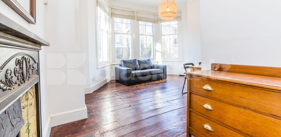 			NEW INSTRUCTION / LARGE FLAT!!!, 1 Bedroom, 1 bath, 1 reception Flat			 Fernhead road, QUEENS PARK-MAIDA VALE